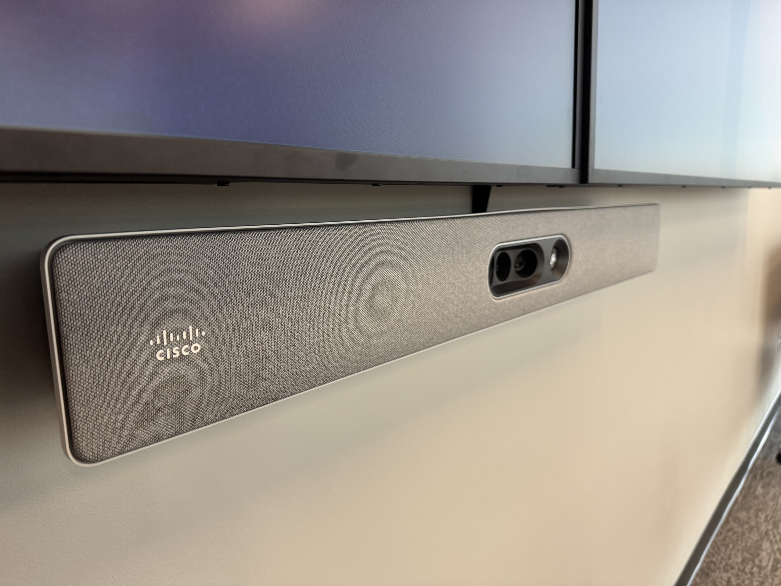 Cisco sound and camera bar are equipped in all conference rooms in Building 1 at the USD Discovery District